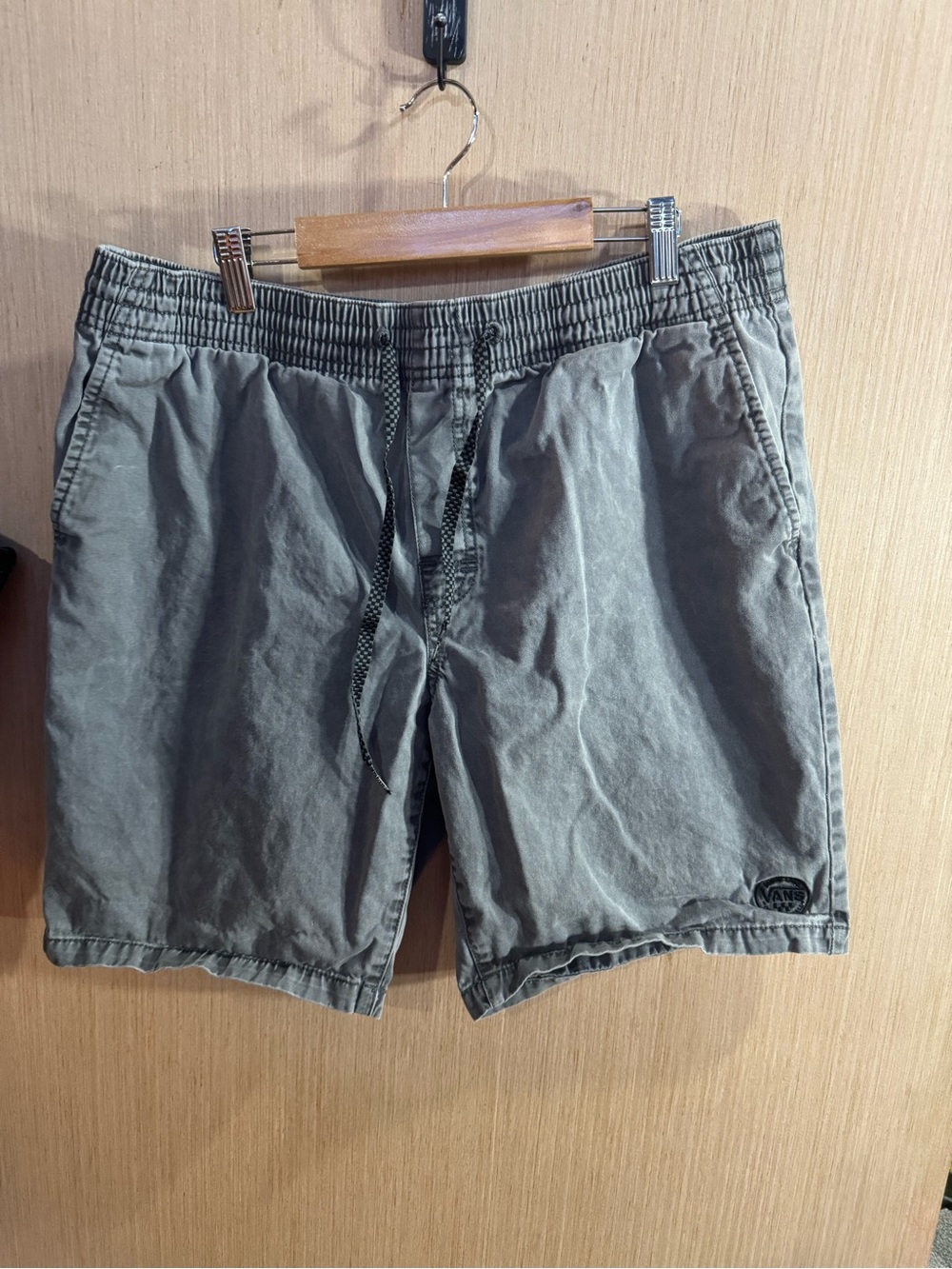 Vans Men's Washed Gray Elastic Waist Drawstring Shorts Size Large